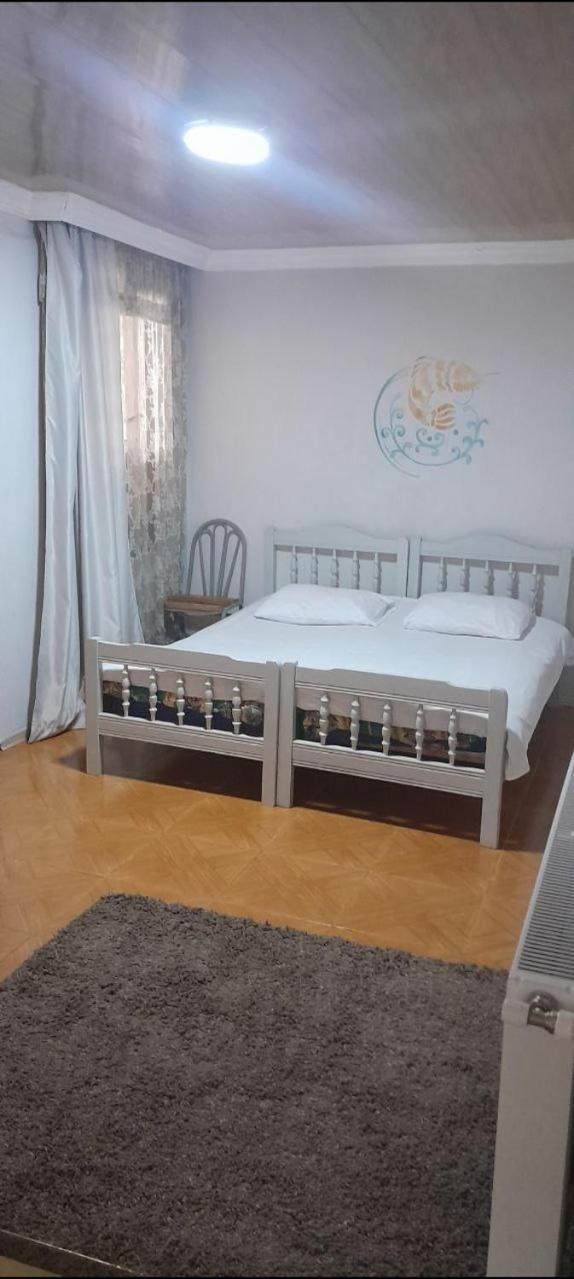 Zaza Guest House Kobuleti Bagian luar foto