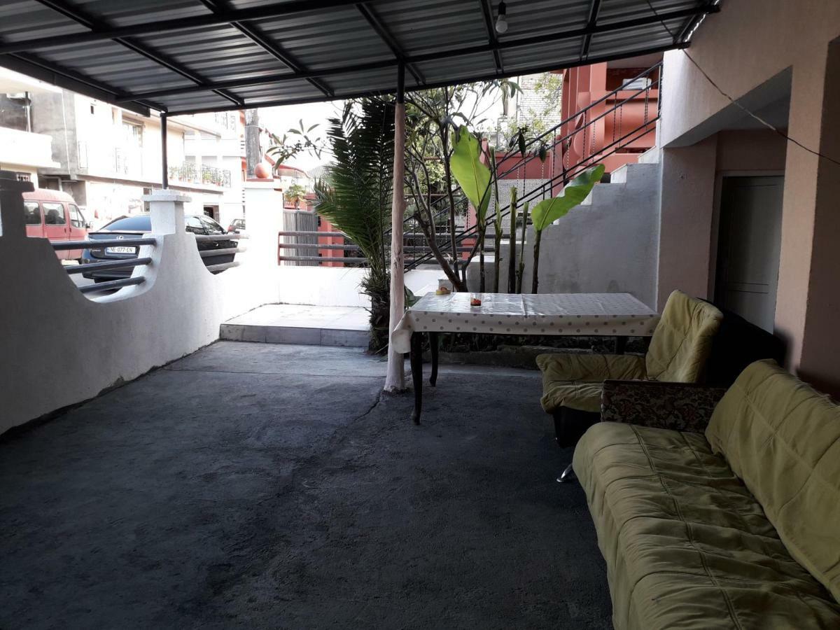 Zaza Guest House Kobuleti Bagian luar foto