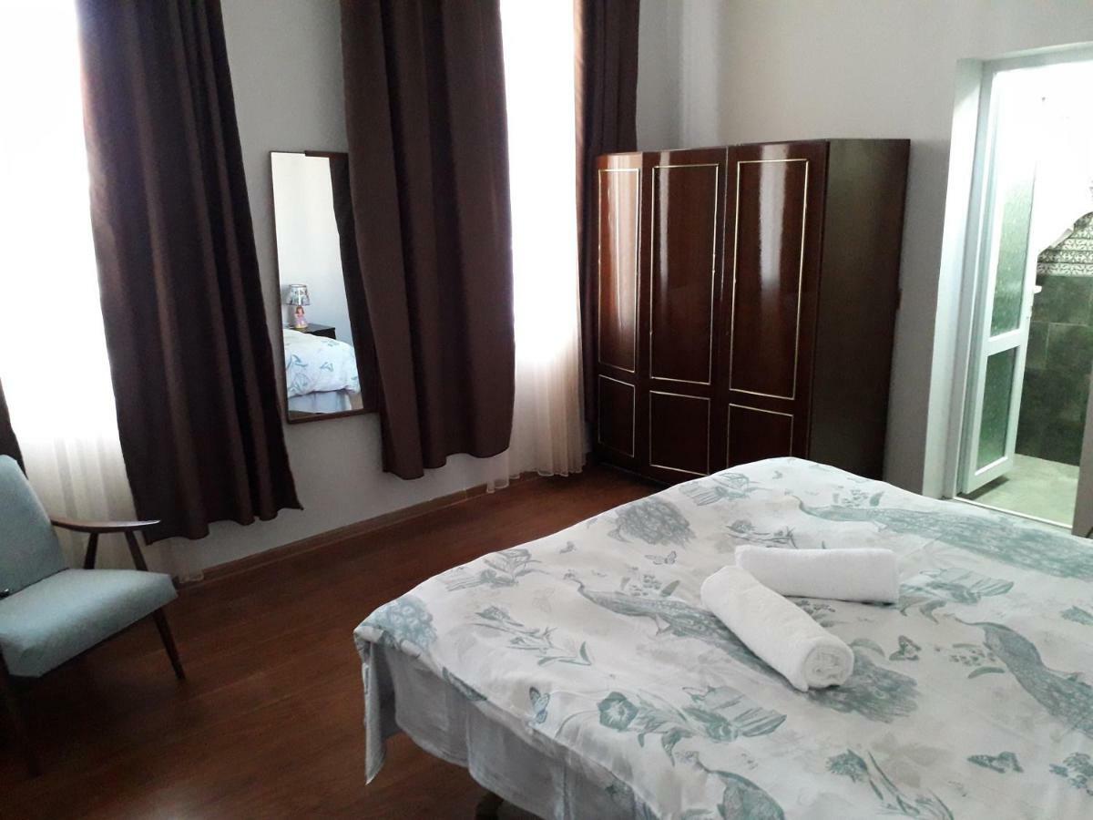 Zaza Guest House Kobuleti Bagian luar foto