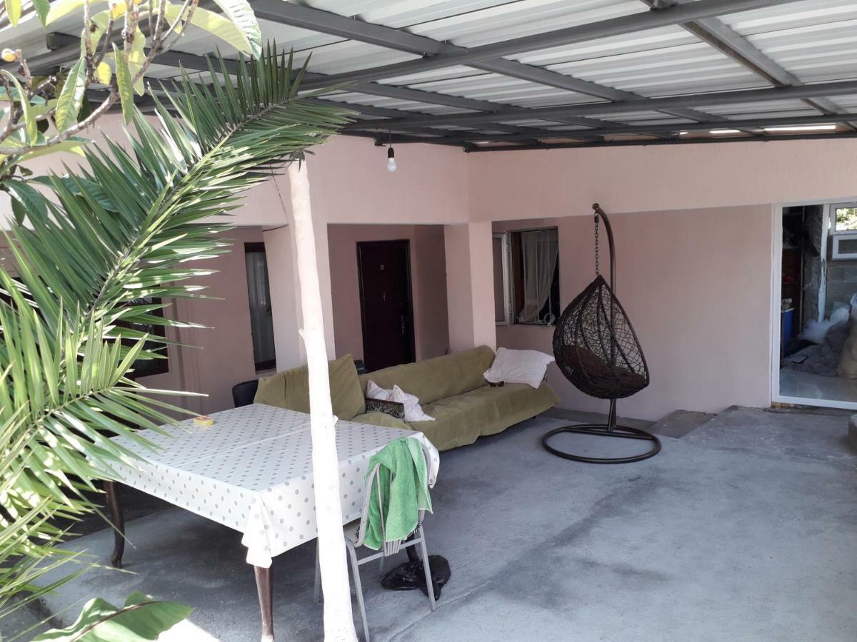 Zaza Guest House Kobuleti Bagian luar foto