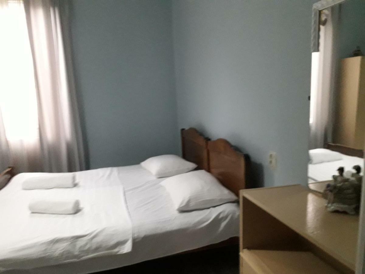 Zaza Guest House Kobuleti Bagian luar foto