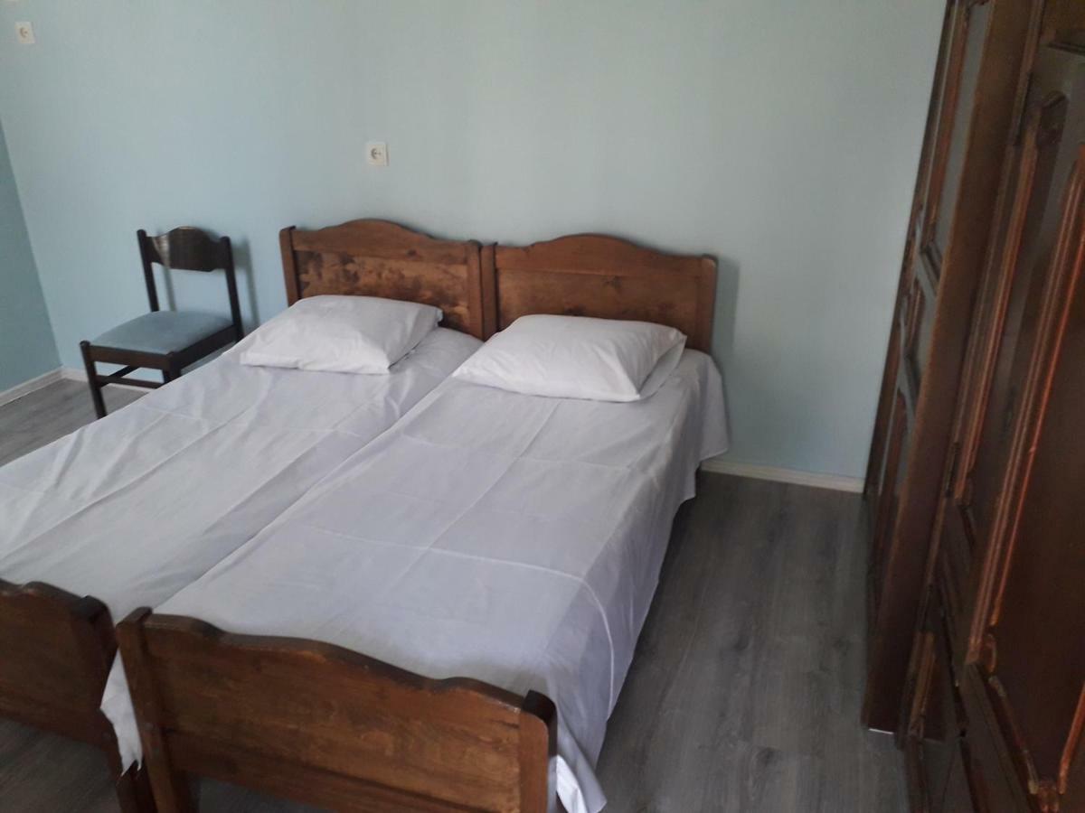 Zaza Guest House Kobuleti Bagian luar foto