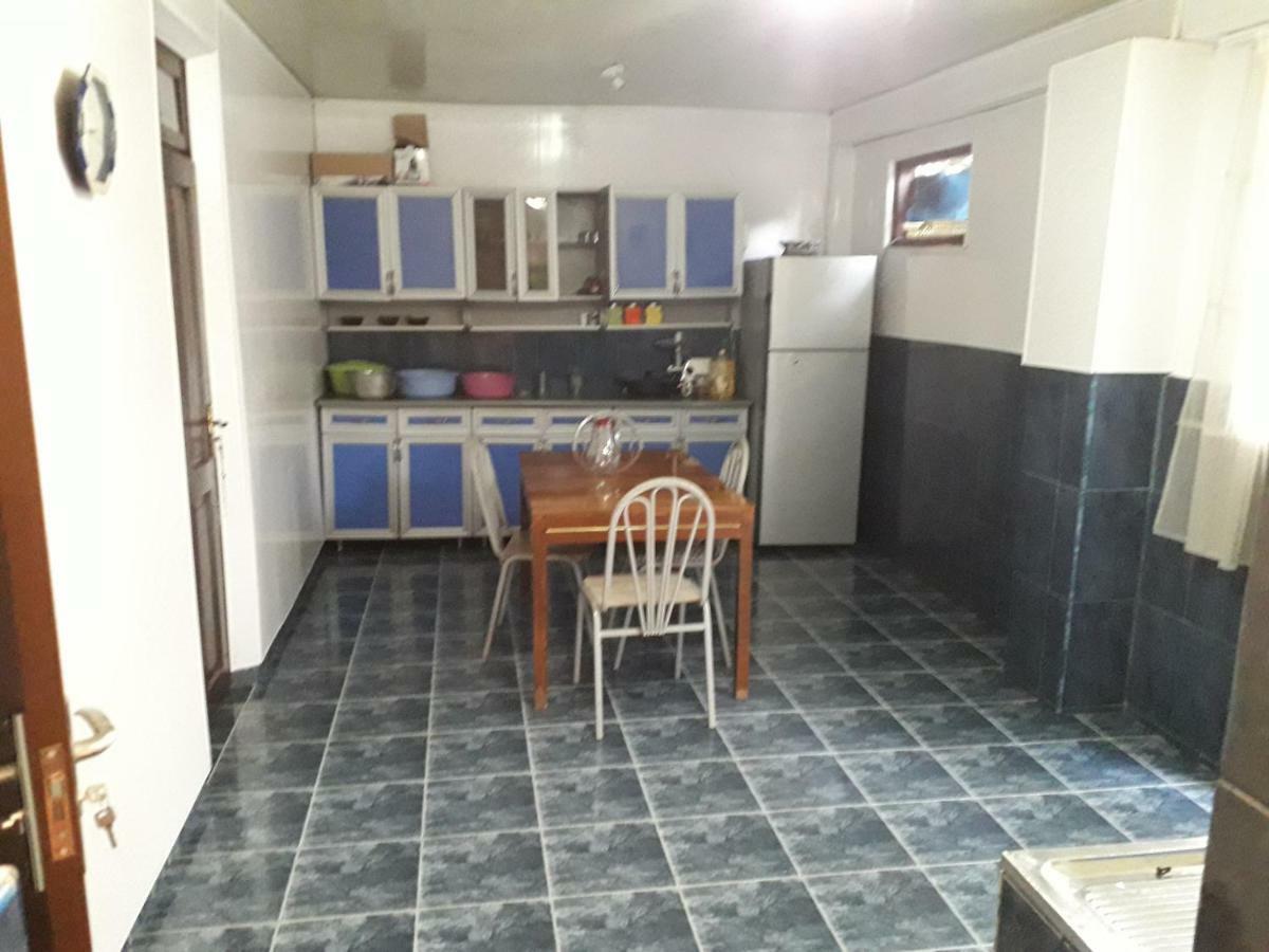 Zaza Guest House Kobuleti Bagian luar foto