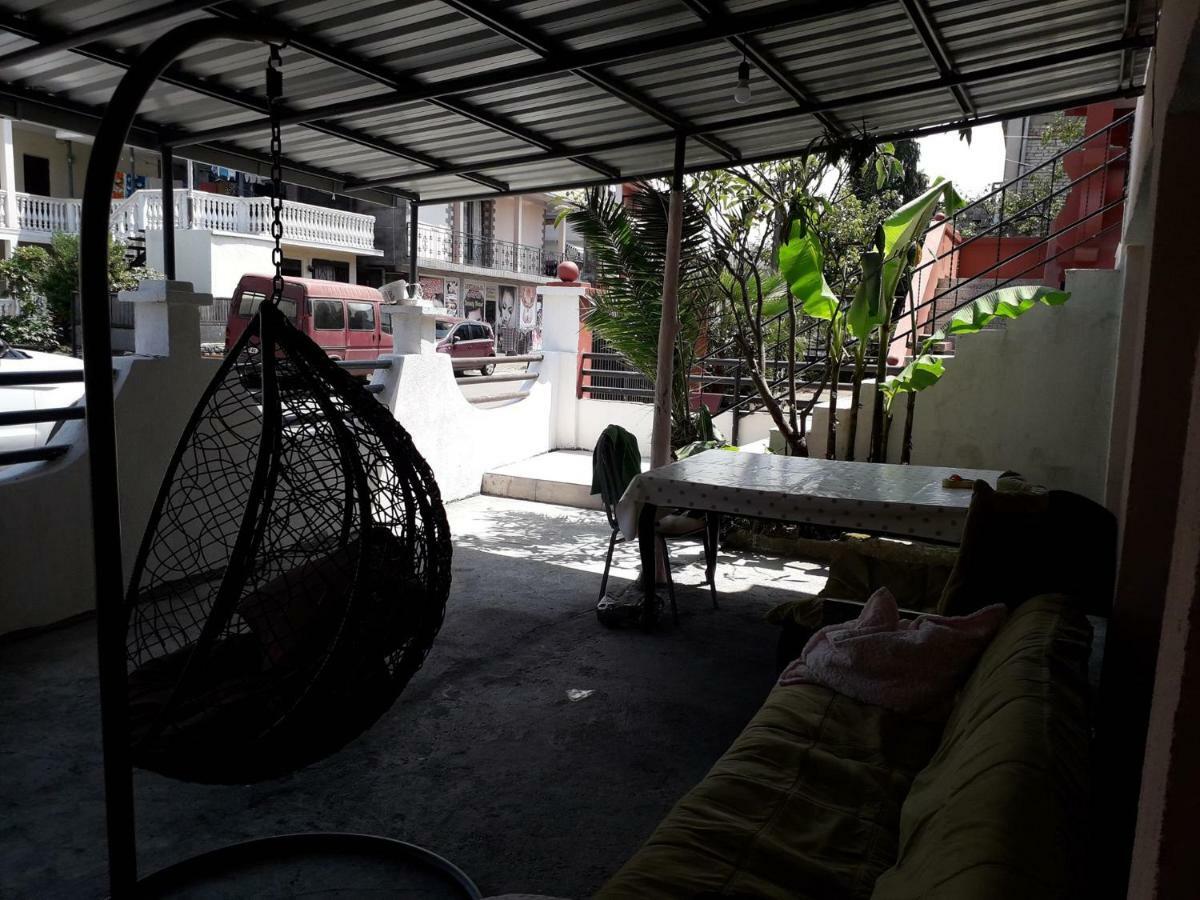 Zaza Guest House Kobuleti Bagian luar foto