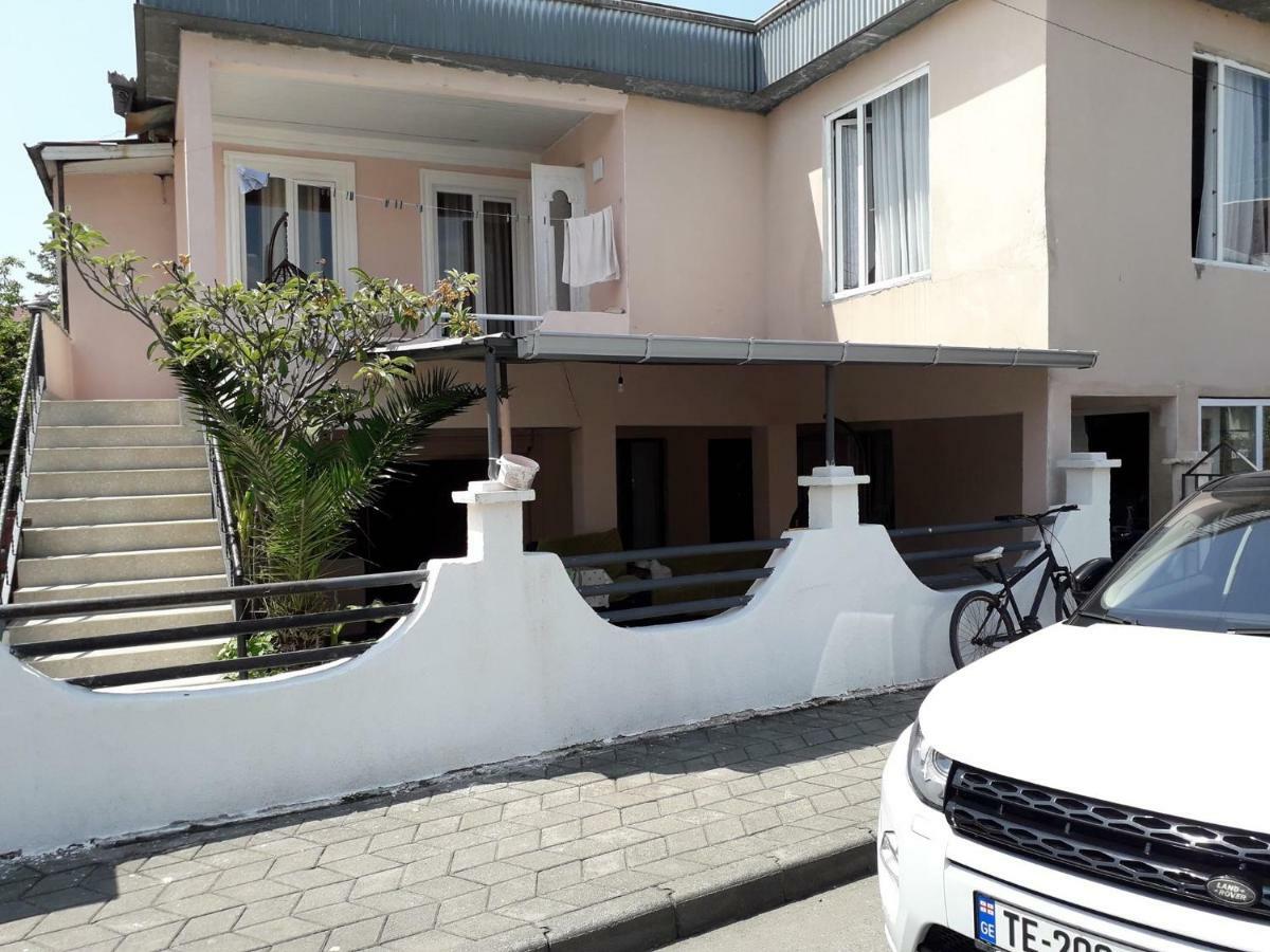 Zaza Guest House Kobuleti Bagian luar foto