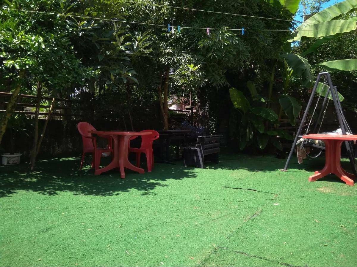 Zaza Guest House Kobuleti Bagian luar foto